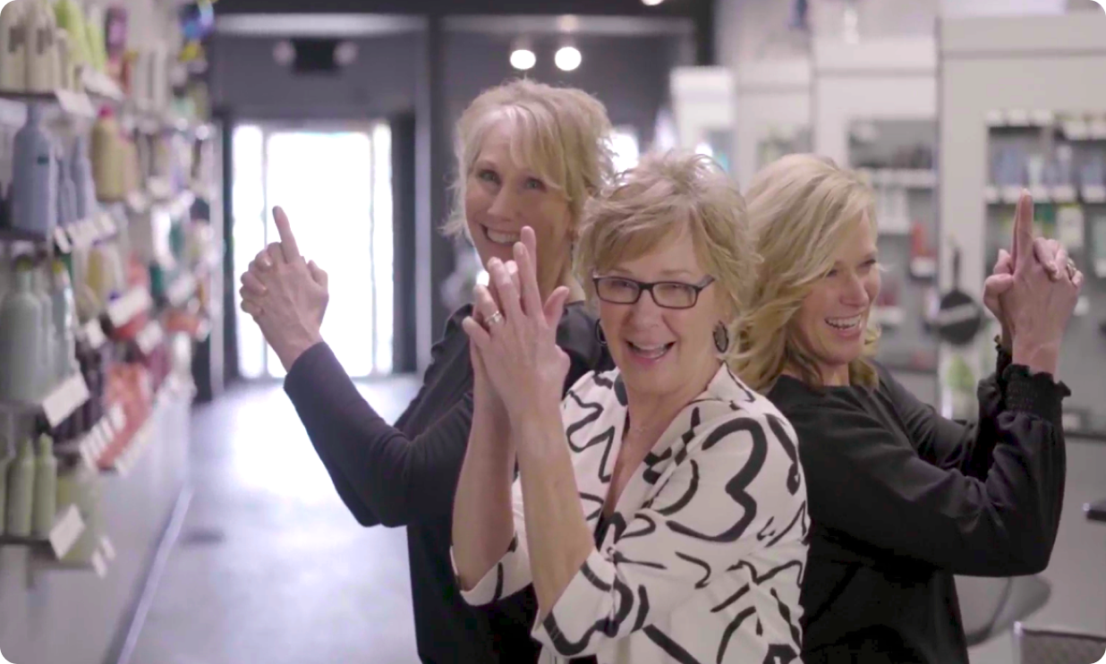 Stacy knows her family has her back. That’s why her husband and sisters decided to always keep her smiling, especially when she was diagnosed with advanced lung cancer and treated with OPDIVO + YERVOY.